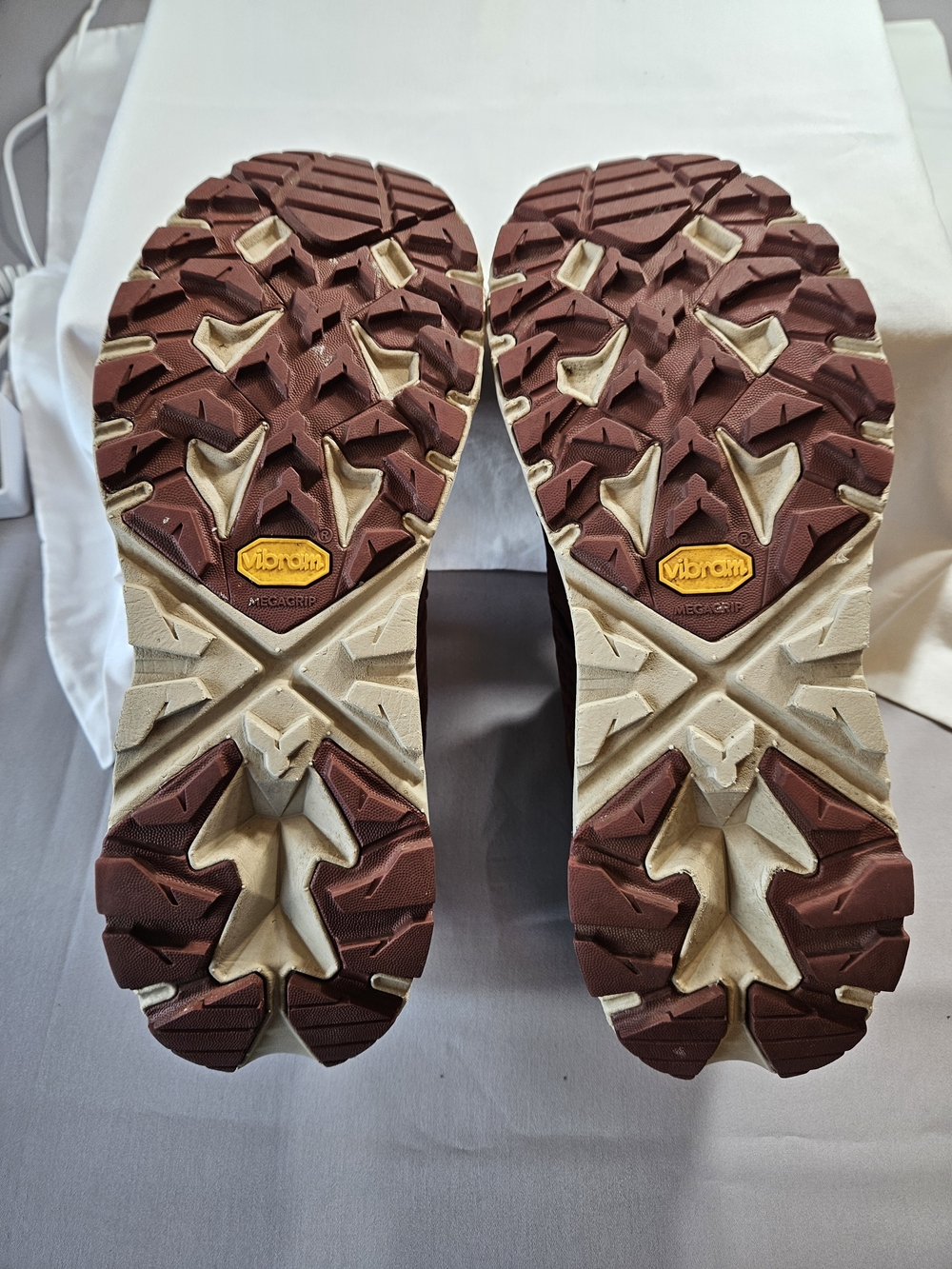 Hoka Goretex Men's Rust/Burgundy Trail Sneakers Size 8.5B Perfect For Outdoors - Picture 7 of 7